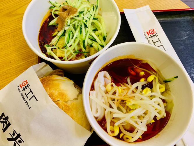 新乡万达鲜工厂 1元凉皮米皮背后的正餐服务新逻辑